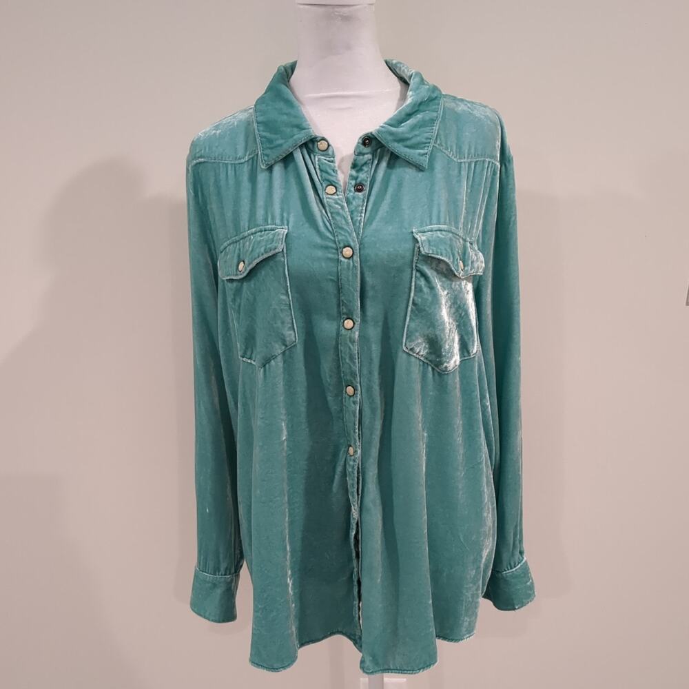 Sundance Crushed Velvet Top Size L Green Long Sleeve Boho Luxe Hi-Low Relaxed